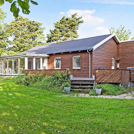 Scenic Summer House 600 Meters From Sandy Holiday home Asnaes