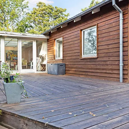 Holiday home Scenic Summer House 600 Meters From Sandy