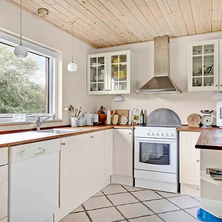 Holiday home Scenic Summer House 600 Meters From Sandy
