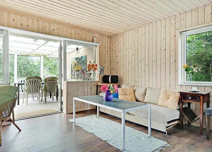 Vakantiehuis Scenic Summer House 600 Meters From Sandy