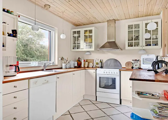 Vakantiehuis Scenic Summer House 600 Meters From Sandy