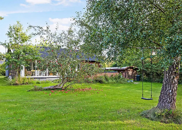 Scenic Summer House 600 Meters From Sandy Vakantiehuis *