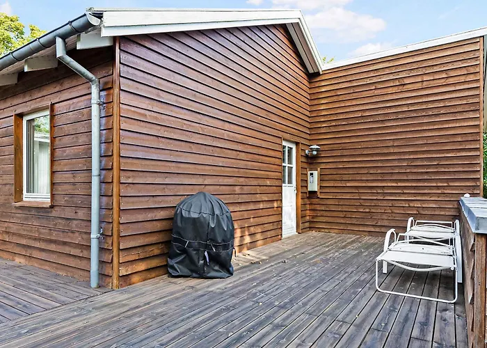Scenic Summer House 600 Meters From Sandy